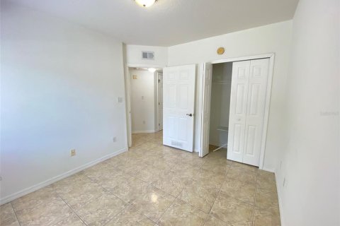 Condo in Orlando, Florida, 3 bedrooms  № 1894676 - photo 10