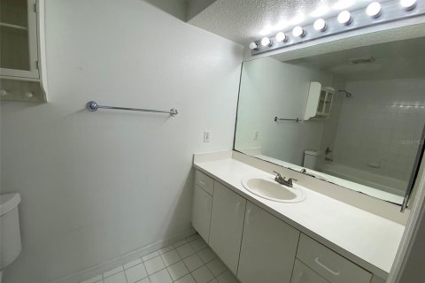 Condo in Orlando, Florida, 3 bedrooms  № 1894676 - photo 14