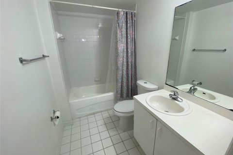 Condo in Orlando, Florida, 3 bedrooms  № 1894676 - photo 12