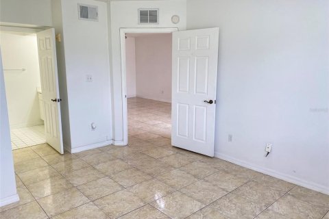 Condo in Orlando, Florida, 3 bedrooms  № 1894676 - photo 13