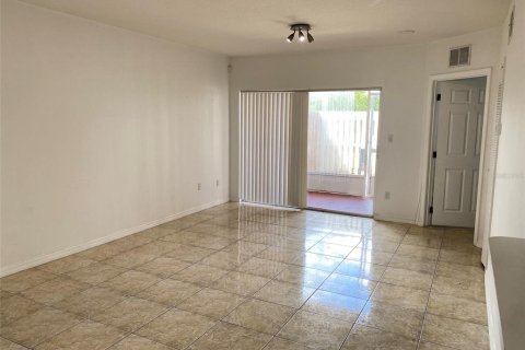 Condo in Orlando, Florida, 3 bedrooms  № 1894676 - photo 7