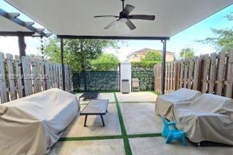 Touwnhouse à vendre à Homestead, Floride: 3 chambres, 142.14 m2 № 2084451 - photo 6