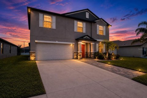 House in Riverview, Florida 5 bedrooms, 273.97 sq.m. № 2266376