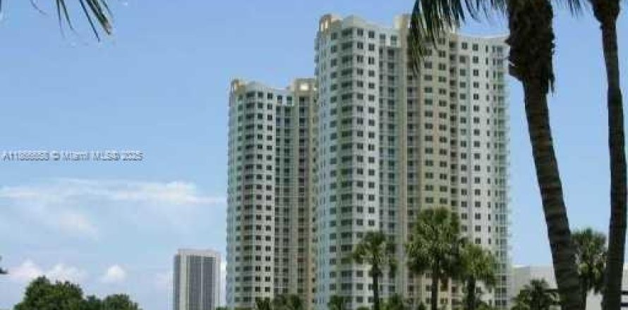 Condo à Hallandale Beach, Floride, 2 chambres № 1897330