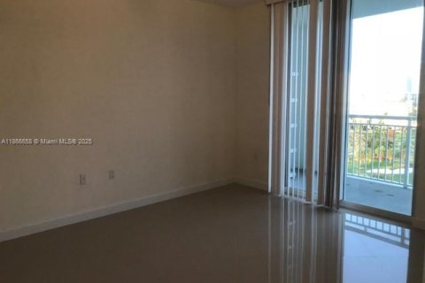 Condominio en venta en Hallandale Beach, Florida, 2 dormitorios, 100.43 m2 № 1897330 - foto 11