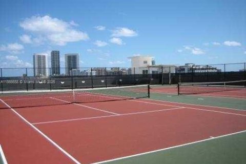 Condominio en venta en Hallandale Beach, Florida, 2 dormitorios, 100.43 m2 № 1897330 - foto 3