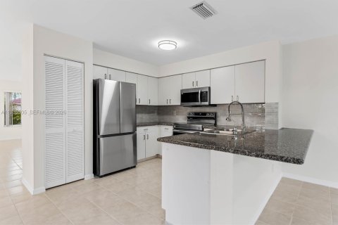 Adosado en venta en Davie, Florida, 4 dormitorios, 175.21 m2 № 2005258 - foto 12