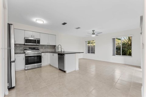 Adosado en venta en Davie, Florida, 4 dormitorios, 175.21 m2 № 2005258 - foto 11