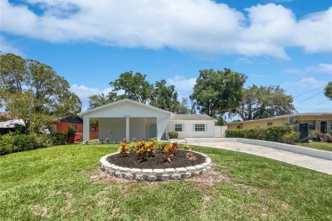 House in Tampa, Florida 3 bedrooms, 131.64 sq.m. № 1719298 - photo 9