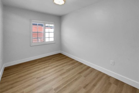 House in Tampa, Florida 3 bedrooms, 131.64 sq.m. № 1719298 - photo 16