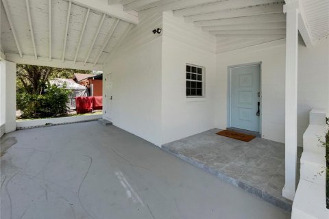 House in Tampa, Florida 3 bedrooms, 131.64 sq.m. № 1719298 - photo 25