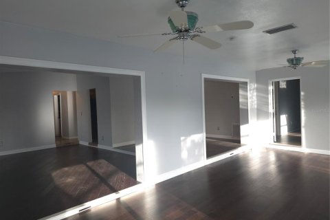 Villa ou maison à vendre à Clearwater, Floride: 4 chambres, 166.11 m2 № 2142583 - photo 5