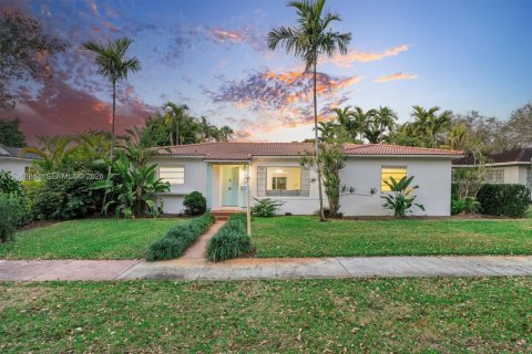 House in Miami Shores, Florida 3 bedrooms, 177.35 sq.m. № 2030514