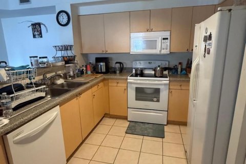 Condo à Tamarac, Floride, 2 chambres  № 1942641