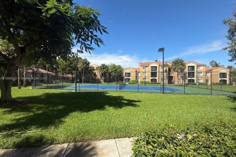 Copropriété à louer à Tamarac, Floride: 2 chambres, 91.14 m2 № 1942641 - photo 3