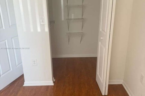 Copropriété à louer à Tamarac, Floride: 2 chambres, 91.14 m2 № 1942641 - photo 14