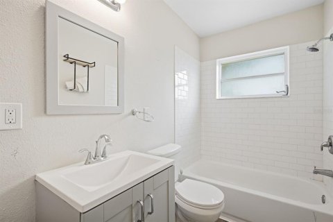 Immobilier commercial à vendre à Clearwater, Floride: 3 chambres, 120.4 m2 № 2387746 - photo 9