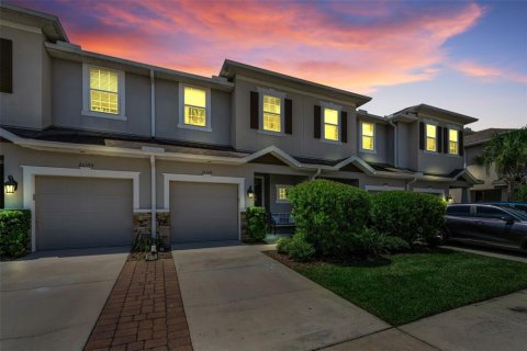 Touwnhouse à vendre à Wesley Chapel, Floride: 3 chambres, 141.68 m2 № 2237344 - photo 2
