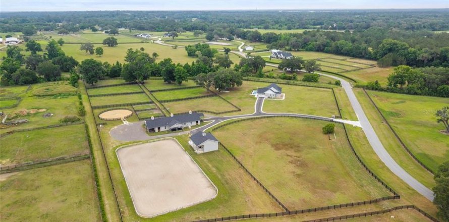 Villa ou maison à Ocala, Floride 4 chambres, 211.82 m2 № 2213589