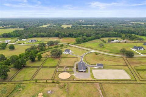 Villa ou maison à louer à Ocala, Floride: 4 chambres, 211.82 m2 № 2213589 - photo 2
