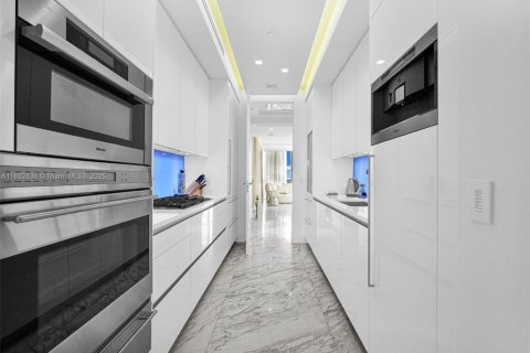 Condo in Bal Harbour, Florida, 3 bedrooms  № 2021733 - photo 26