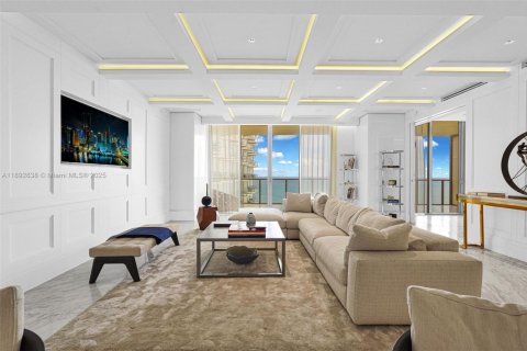 Condo in Bal Harbour, Florida, 3 bedrooms  № 2021733 - photo 4