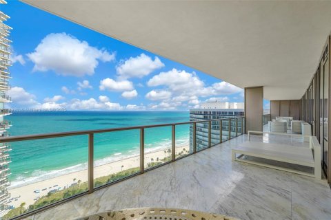 Condo in Bal Harbour, Florida, 3 bedrooms  № 2021733 - photo 14
