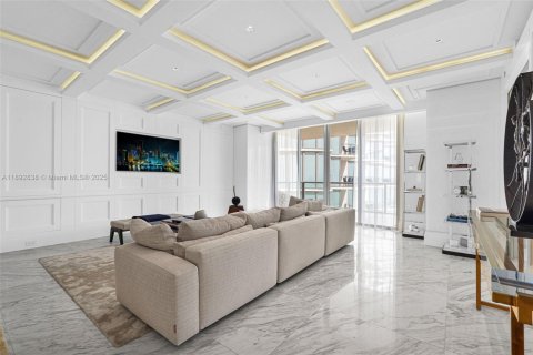 Condo in Bal Harbour, Florida, 3 bedrooms  № 2021733 - photo 9