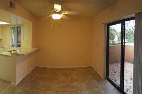 Condo in Coral Springs, Florida, 2 bedrooms  № 1959044 - photo 6