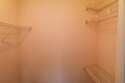 Condo in Coral Springs, Florida, 2 bedrooms  № 1959044 - photo 9