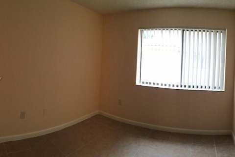 Condo in Coral Springs, Florida, 2 bedrooms  № 1959044 - photo 15