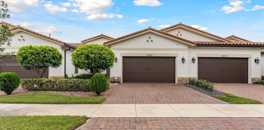 Casa en Parkland, Florida 3 dormitorios, 160.16 m2 № 1947941