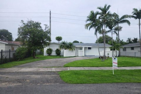 House in Cutler Bay, Florida 5 bedrooms, 172.05 sq.m. № 2010399