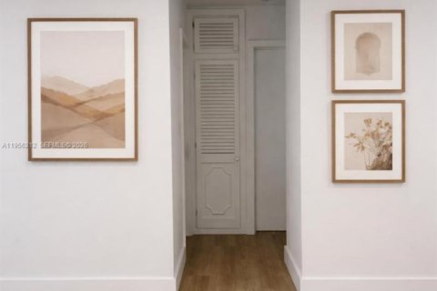 House in Cutler Bay, Florida 5 bedrooms, 172.05 sq.m. № 2010399 - photo 7