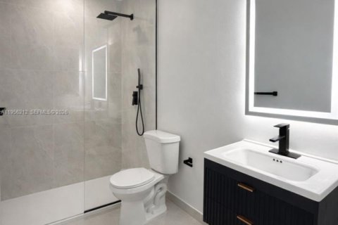 House in Cutler Bay, Florida 5 bedrooms, 172.05 sq.m. № 2010399 - photo 8