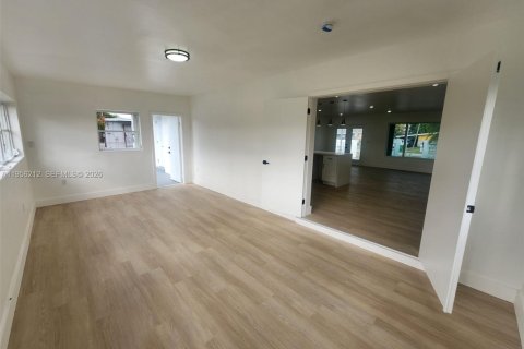 Купить виллу или дом в Катлер-Бей, Флорида 5 спален, 172.05м2, № 2010399 - фото 19