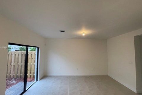 Touwnhouse à vendre à Florida City, Floride: 3 chambres № 1955997 - photo 3