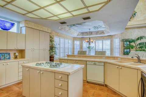 House in Gulfport, Florida 4 bedrooms, 288.83 sq.m. № 1587649 - photo 27
