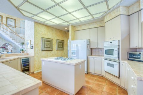 House in Gulfport, Florida 4 bedrooms, 288.83 sq.m. № 1587649 - photo 25