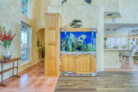House in Gulfport, Florida 4 bedrooms, 288.83 sq.m. № 1587649 - photo 14