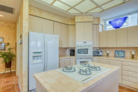 House in Gulfport, Florida 4 bedrooms, 288.83 sq.m. № 1587649 - photo 26
