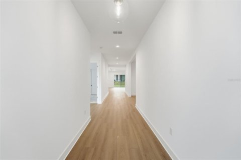 Villa ou maison à vendre à Apopka, Floride: 4 chambres, 312.99 m2 № 2401077 - photo 4
