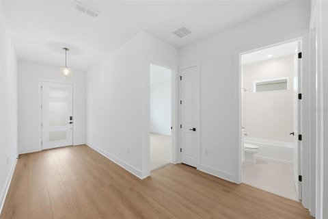 Villa ou maison à vendre à Apopka, Floride: 4 chambres, 312.99 m2 № 2401077 - photo 5