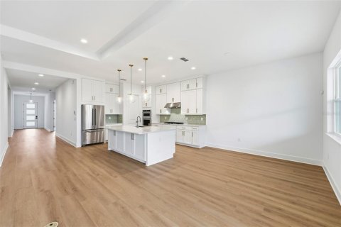 Villa ou maison à vendre à Apopka, Floride: 4 chambres, 312.99 m2 № 2401077 - photo 18