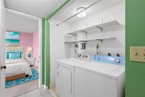 Condo in Clearwater, Florida, 3 bedrooms  № 1530423 - photo 27