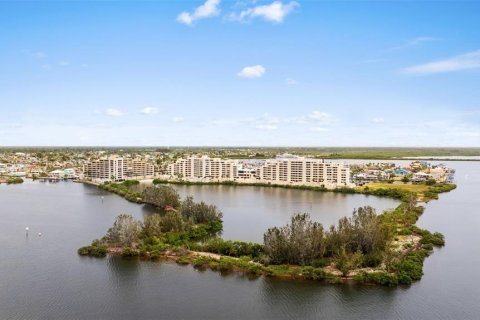 Купить кондоминиум в Гудзон, Флорида 7 комнат, 114.83м2, № 2211333 - фото 28