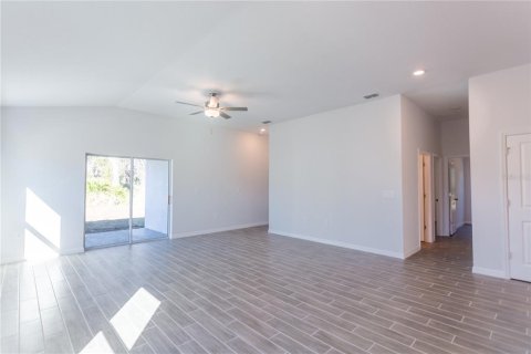 Casa en venta en Port Charlotte, Florida, 4 dormitorios, 157.1 m2 № 1565736 - foto 9