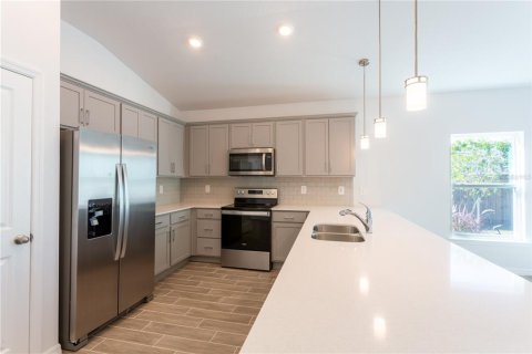 Casa en venta en Port Charlotte, Florida, 4 dormitorios, 157.1 m2 № 1565736 - foto 5