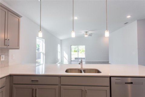 Casa en venta en Port Charlotte, Florida, 4 dormitorios, 157.1 m2 № 1565736 - foto 6