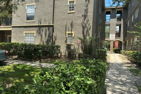 Copropriété à vendre à Lake Mary, Floride: 1 chambre, 76.37 m2 № 2205425 - photo 2